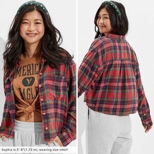 American Eagle Outfitters Cozy‎ Cabin Cropped Flannel, Red/Green plaid, M